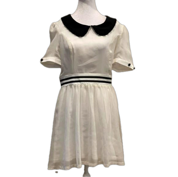Dahlia white and black L lined dress with buttons on sleeves & contrasting trim - Picture 2 of 9